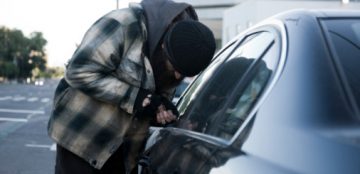Roubos e furtos de veículos caem pela segunda vez no ano