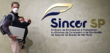 Corretor de seguros recebe prêmio do SincorCAST