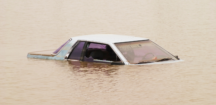 ‘Mar de carros’: Saiba o destino dos automóveis abandonados e destruídos pelas enchentes no RS